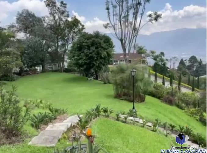 Casa de 4 alcobas en venta en Loma Del Escobero, Envigado, 520 m² · foto 11 de 15