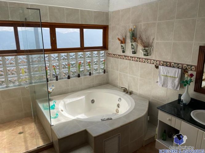 Casa de 4 alcobas en venta en Loma Del Escobero, Envigado, 520 m² · foto 14 de 15