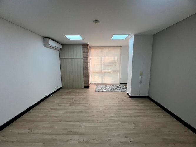 Oficina en arriendo en El Poblado, Medellín, 34 m² · foto 3 de 11