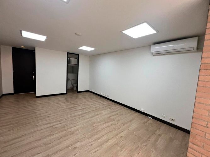 Oficina en arriendo en El Poblado, Medellín, 34 m² · foto 7 de 11