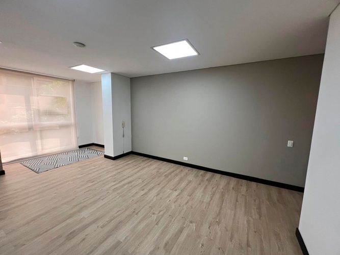Oficina en arriendo en El Poblado, Medellín, 34 m² · foto 6 de 11