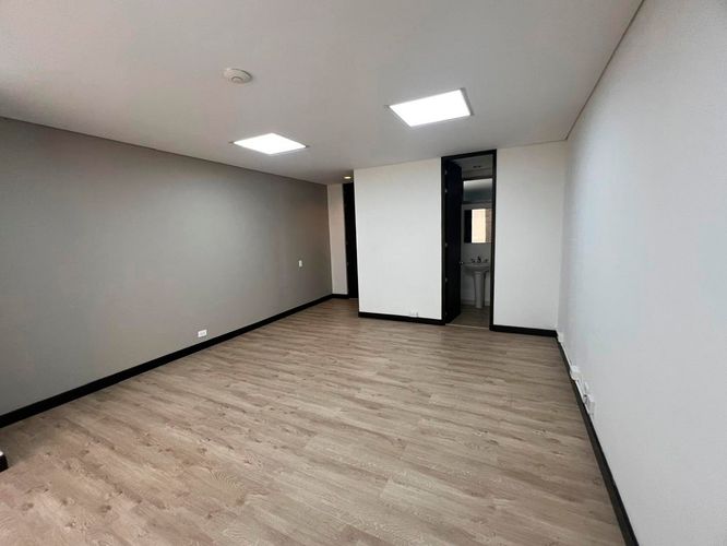 Oficina en arriendo en El Poblado, Medellín, 34 m² · foto 11 de 11