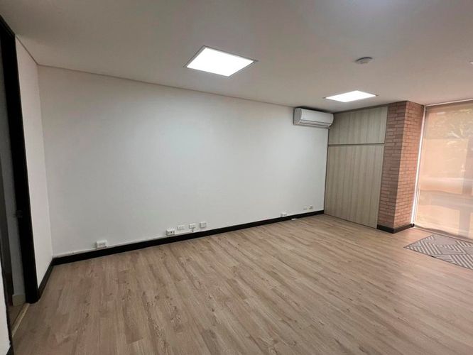 Oficina en arriendo en El Poblado, Medellín, 34 m² · foto 5 de 11