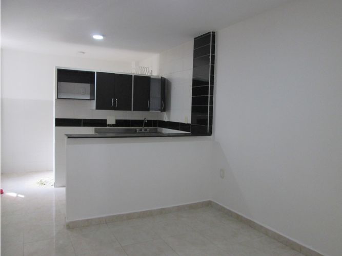 Apartamento de 3 alcobas en venta en San Miguel, Bucaramanga, 67 m² · foto 2 de 21