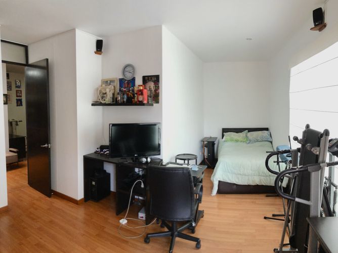Apartamento de 4 alcobas en venta en Bella Suiza, Bogotá, 281 m² · foto 17 de 22