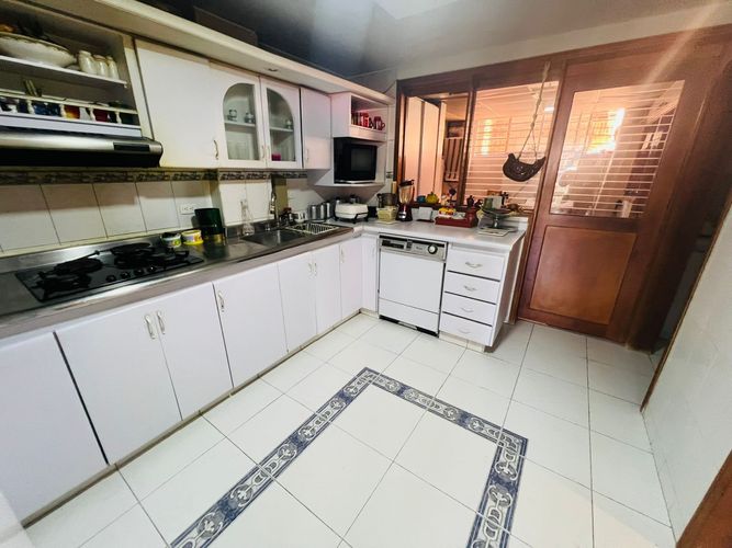 Apartamento de 2 alcobas en venta en Santa Barbara Central, Bogotá, 167 m² · foto 10 de 24
