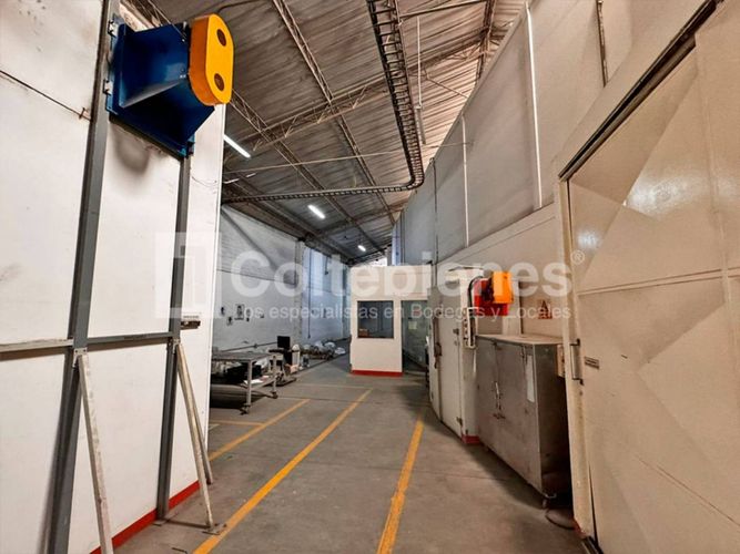 Bodega en arriendo en El Poblado, Medellín, 1160 m² · foto 4 de 13