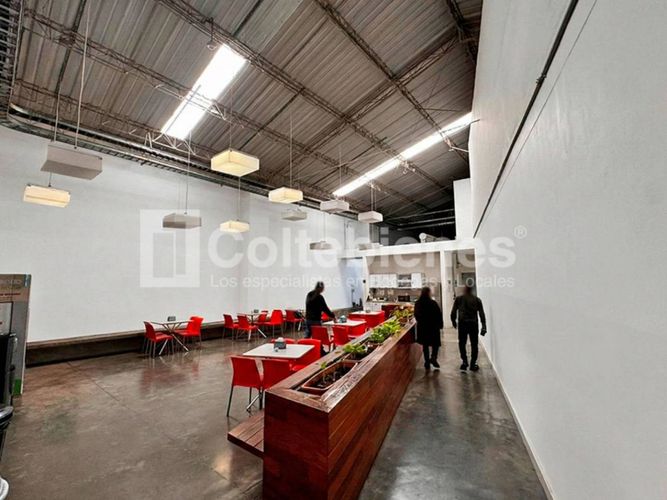 Bodega en arriendo en El Poblado, Medellín, 1160 m² · foto 5 de 13