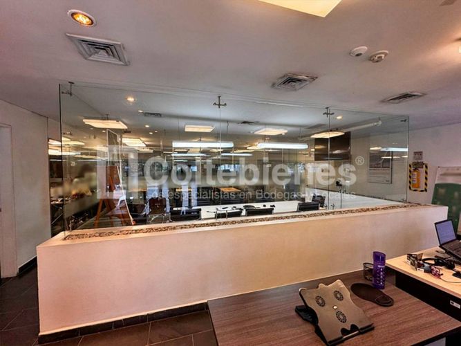 Bodega en arriendo en El Poblado, Medellín, 1160 m² · foto 9 de 13
