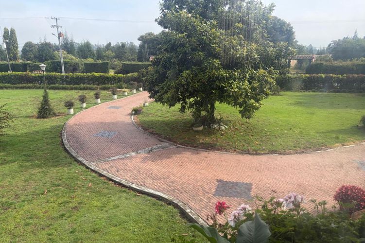 Casa de 5 alcobas en venta en Cota, 400 m² · foto 4 de 19