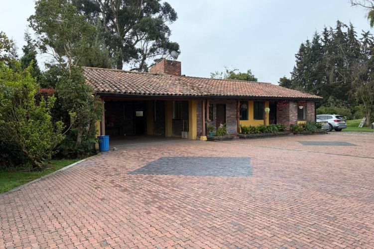 Casa de 5 alcobas en venta en Cota, 400 m² · foto 19 de 19