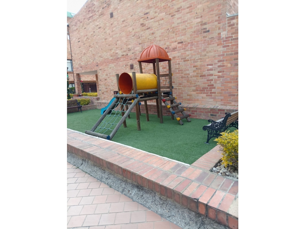 Casa en venta en Cedritos, Bogotá · foto 4 de 24