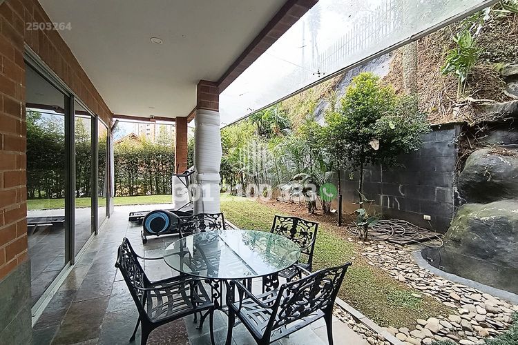Casa de 5 alcobas en venta en La Doctora, Sabaneta, 470 m² · foto 6 de 24