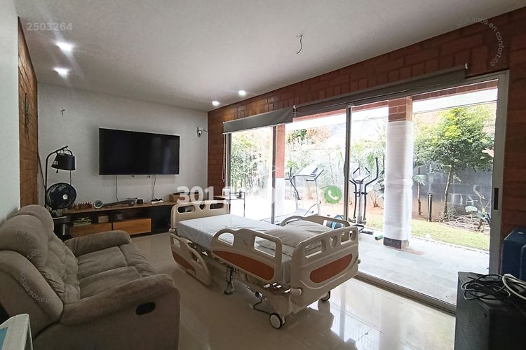 Casa de 5 alcobas en venta en La Doctora, Sabaneta, 470 m² · foto 4 de 24
