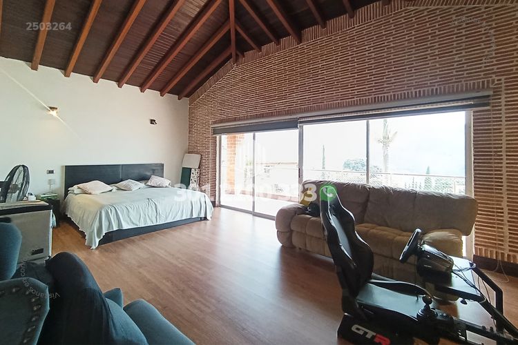 Casa de 5 alcobas en venta en La Doctora, Sabaneta, 470 m² · foto 11 de 24