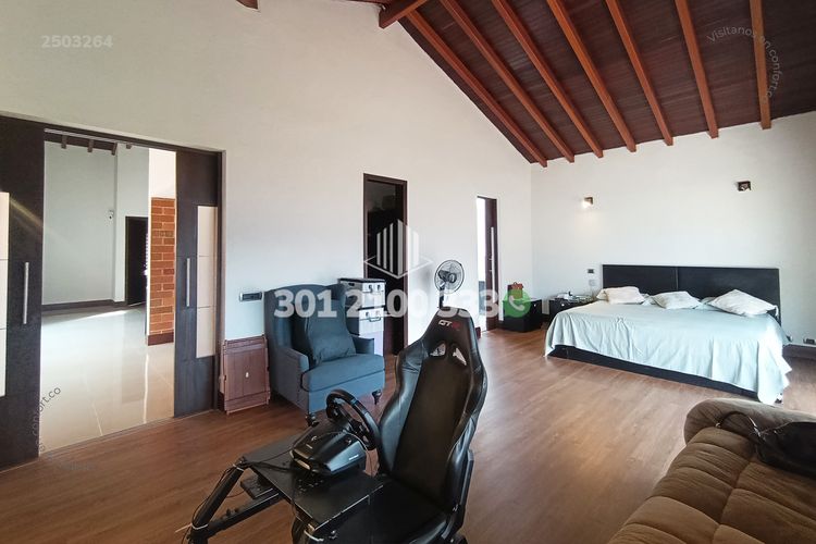 Casa de 5 alcobas en venta en La Doctora, Sabaneta, 470 m² · foto 13 de 24
