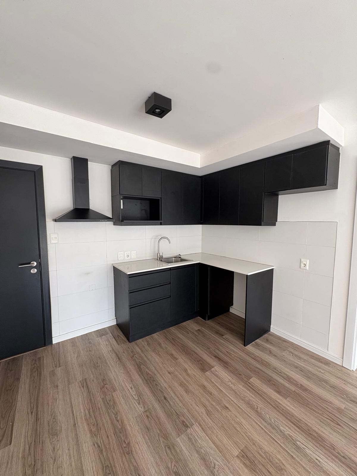 Amenidades .Exclusivo Apartamento seminuevo  con Amplio BalconTerraza y Garage en Prestigiosa Av. 8 de Octubre - Vista