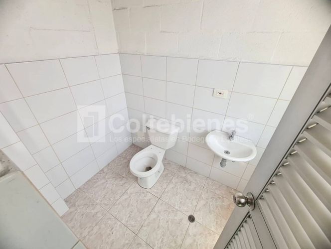 Bodega en arriendo en El Poblado, Medellín, 120 m² · foto 7 de 11