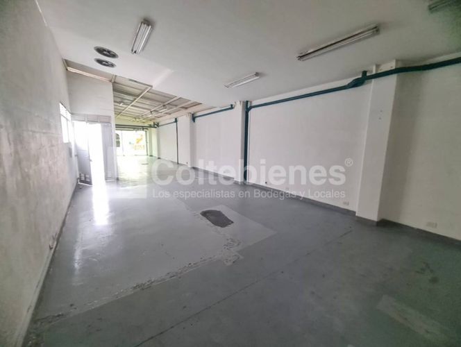 Bodega en arriendo en El Poblado, Medellín, 120 m² · foto 8 de 11