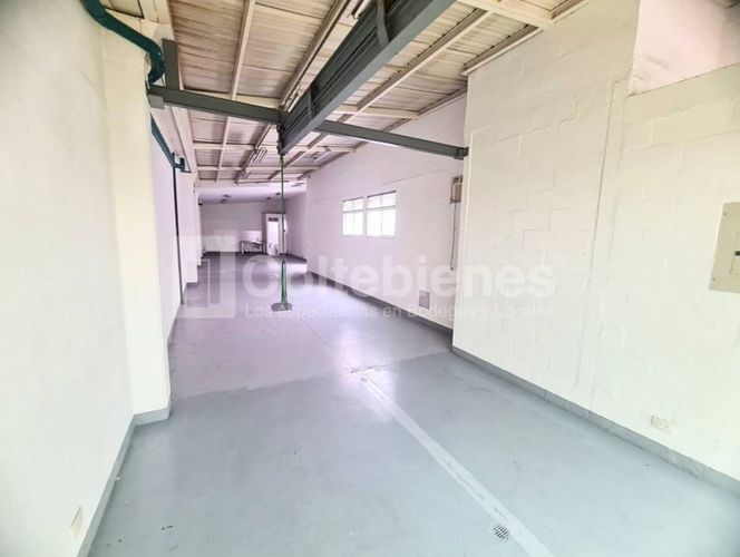 Bodega en arriendo en El Poblado, Medellín, 120 m² · foto 10 de 11