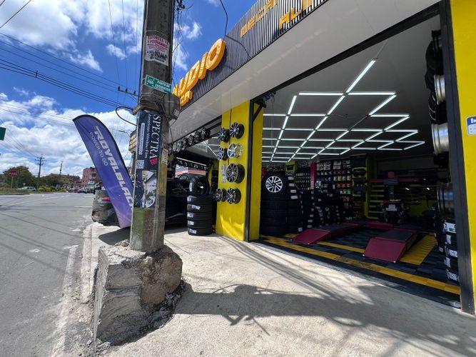 Local en venta en Centro, Rionegro, 170 m² · foto 2 de 6