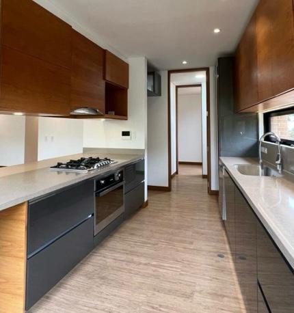 Apartamento en venta en Santa Barbara, Bogotá · foto 2 de 13