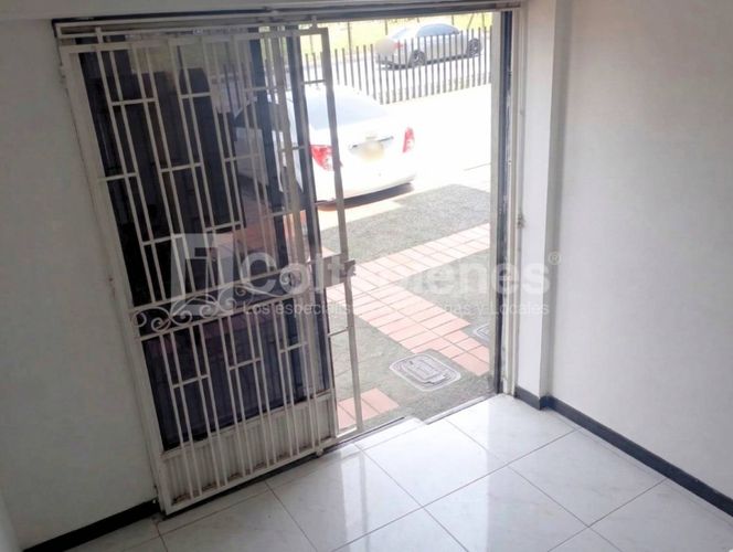 Local en arriendo en Colombia, Medellín, 24 m² · foto 4 de 6