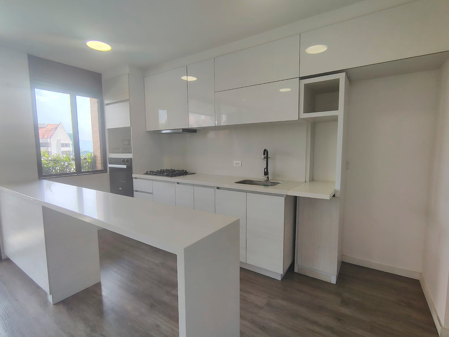 Apartamento en arriendo en El Poblado, Medellín · foto 5 de 16