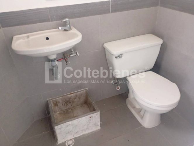 Local en arriendo en Colombia, Medellín, 45 m² · foto 4 de 7