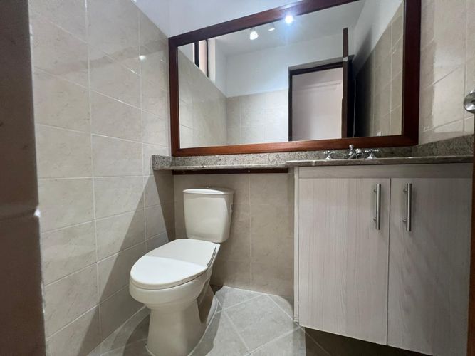 Casa de 3 alcobas en venta en Escobero, Envigado, 211 m² · foto 14 de 16