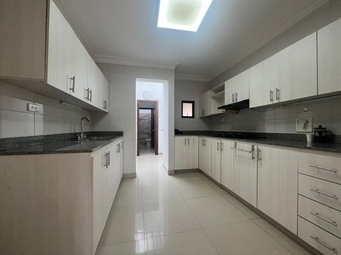 Casa de 3 alcobas en venta en Escobero, Envigado, 211 m² · foto 5 de 16