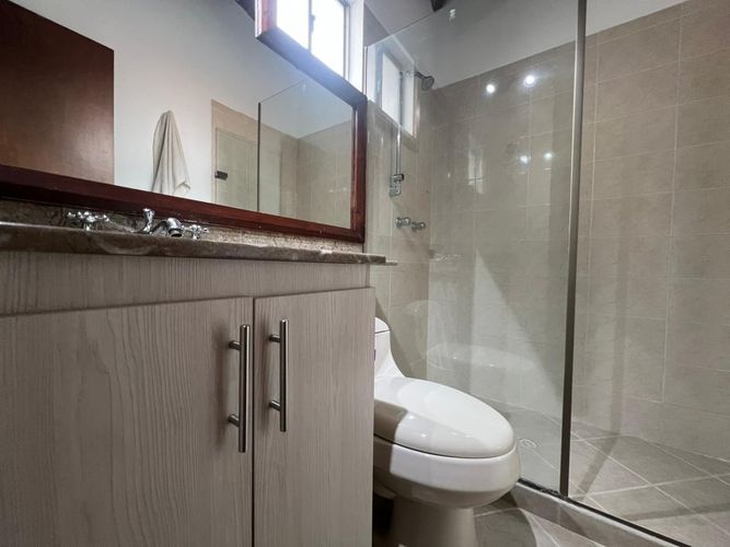 Casa de 3 alcobas en venta en Escobero, Envigado, 211 m² · foto 16 de 16
