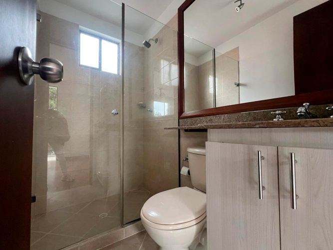 Casa de 3 alcobas en venta en Escobero, Envigado, 211 m² · foto 13 de 16