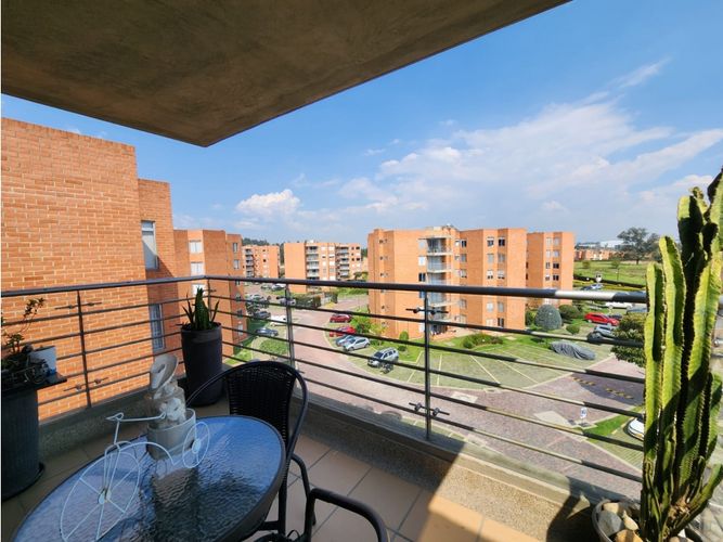 Apartamento de 3 alcobas en venta en Condominio Campestre Alhambra, Madrid, 100 m² · foto 4 de 24