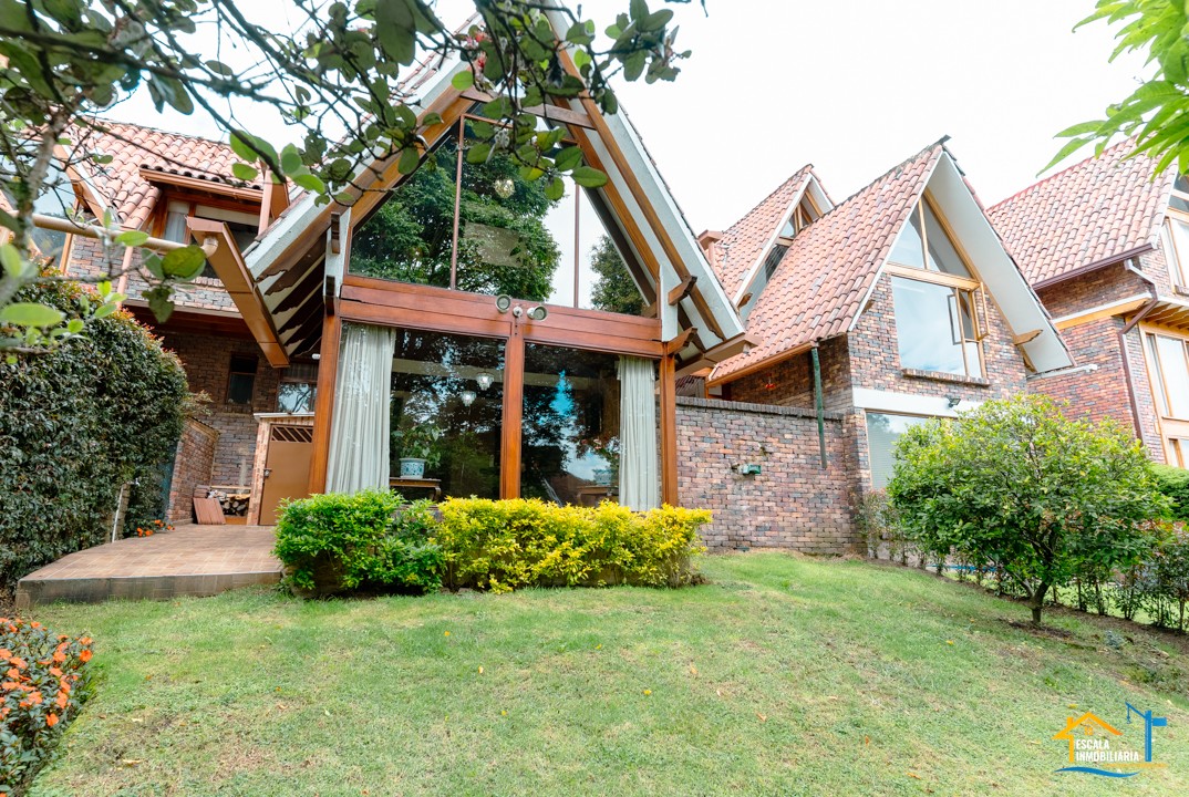 Casa en venta en Altos De Suba, Bogotá · foto 2 de 24