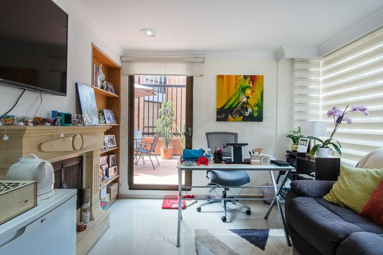 Apartamento de 3 alcobas en venta en La Carolina, Bogotá, 163 m² · foto 3 de 18