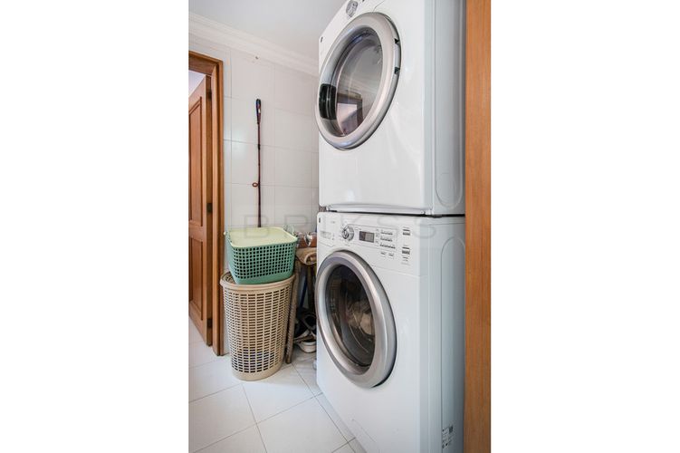 Apartamento de 3 alcobas en venta en La Carolina, Bogotá, 163 m² · foto 8 de 18