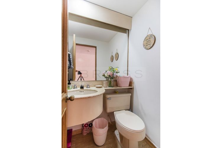 Apartamento de 3 alcobas en venta en La Carolina, Bogotá, 163 m² · foto 9 de 18