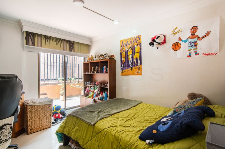 Apartamento de 3 alcobas en venta en La Carolina, Bogotá, 163 m² · foto 12 de 18