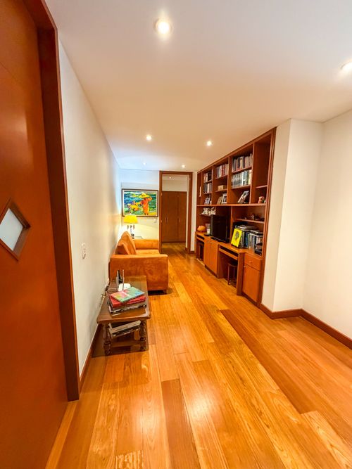 Apartamento de 4 alcobas en venta en Chico Norte, Bogotá, 291 m² · foto 16 de 20