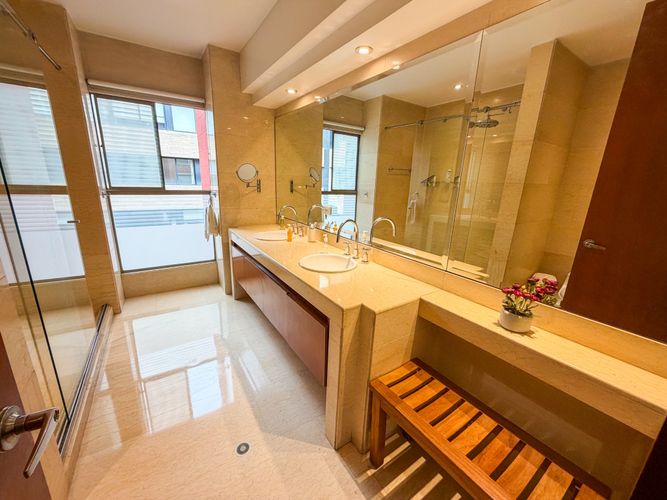 Apartamento de 4 alcobas en venta en Chico Norte, Bogotá, 291 m² · foto 9 de 20