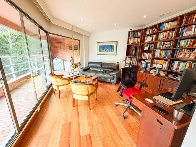 Apartamento de 4 alcobas en venta en Chico Norte, Bogotá, 291 m² · foto 10 de 20