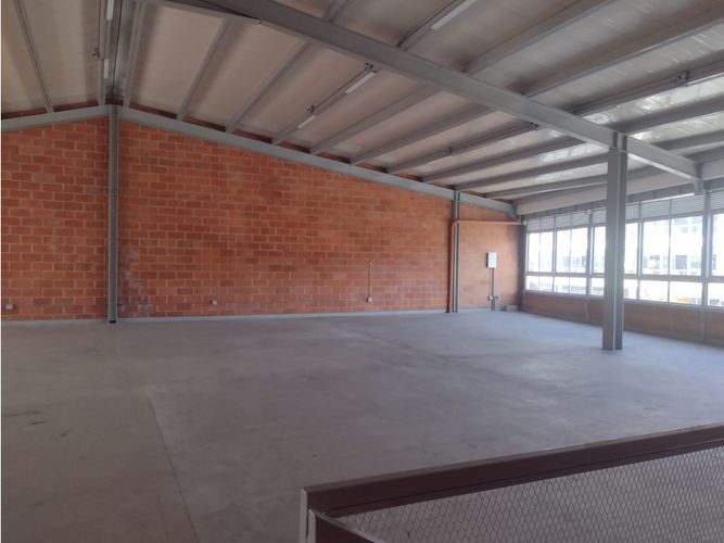 Bodega en arriendo en La America, Medellín, 290 m² · foto 4 de 6