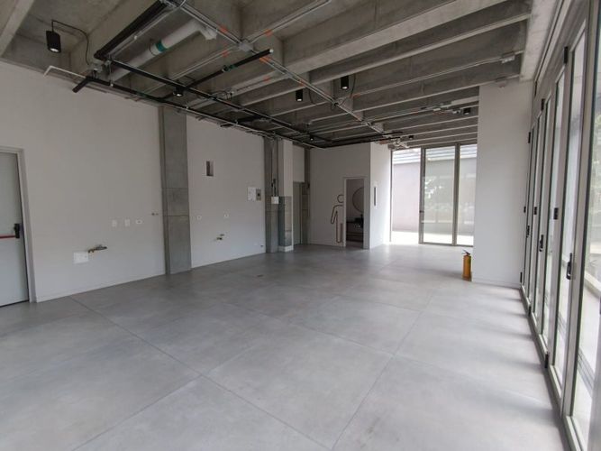Local en arriendo en El Poblado, Medellín, 129 m² · foto 2 de 11