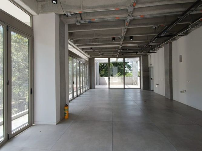 Local en arriendo en El Poblado, Medellín, 129 m² · foto 3 de 11