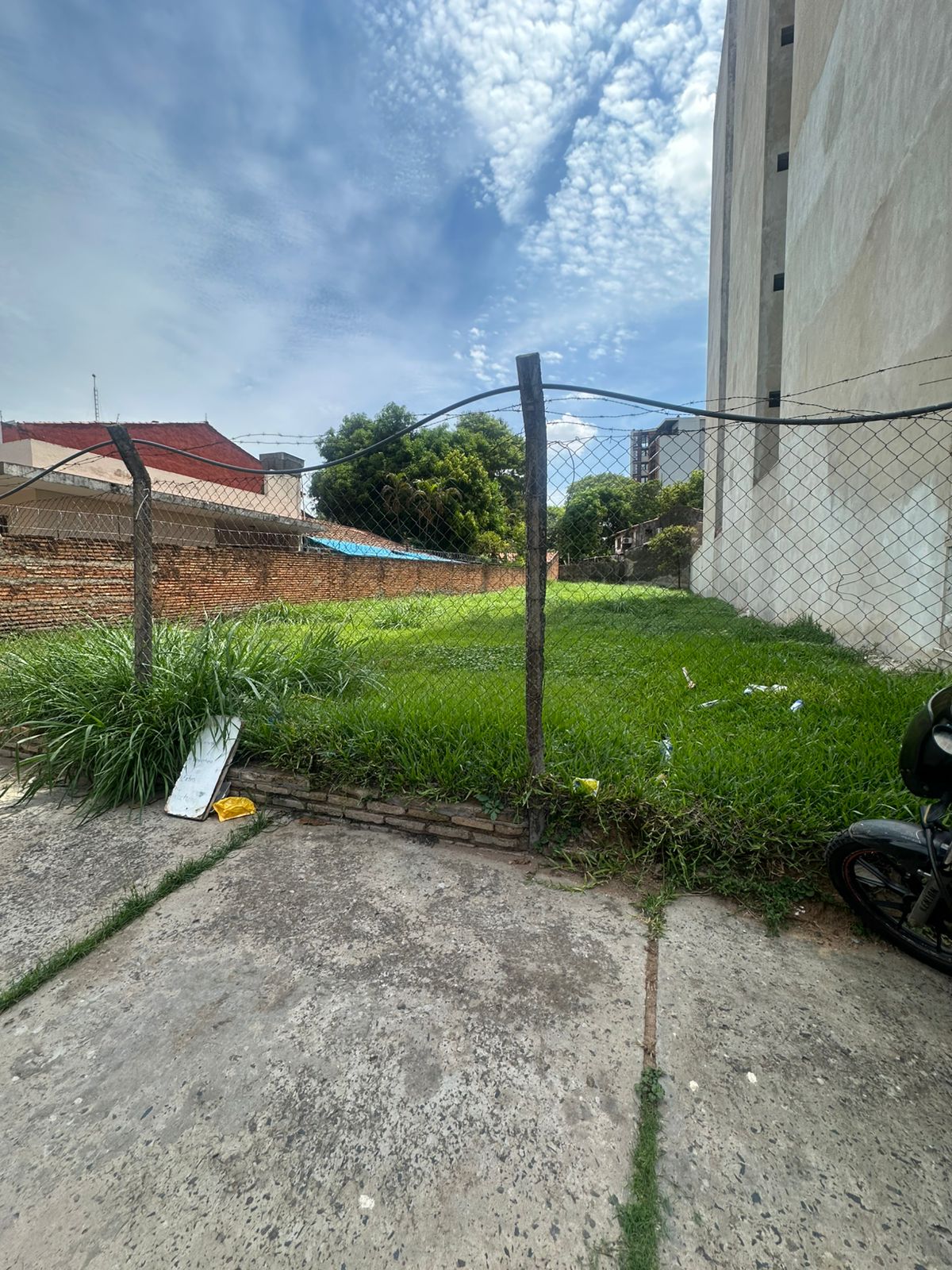 IDEAL PARA INVERSION TERRENO EN BARRIO HERRERA — foto 2