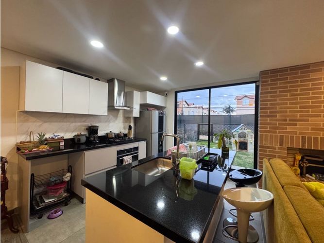 Casa de 2 alcobas en venta en La Floresta, Chía, 120 m² · foto 3 de 16