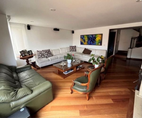 Apartamento de 3 alcobas en venta en San Patricio, Bogotá, 206 m² · foto 2 de 12