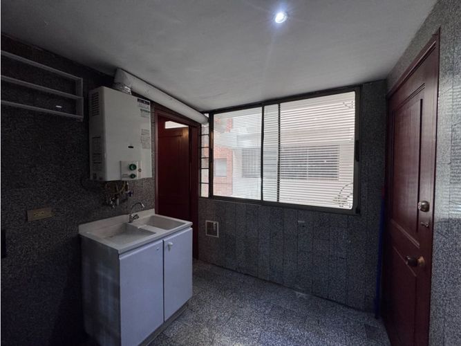 Apartamento de 4 alcobas en venta en La Carolina, Bogotá, 270 m² · foto 6 de 19