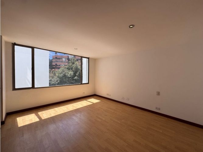 Apartamento de 4 alcobas en venta en La Carolina, Bogotá, 270 m² · foto 10 de 19